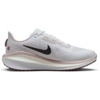 NIKE Damen Laufschuhe W VOMERO 17, Größe 36 ½ in Silber